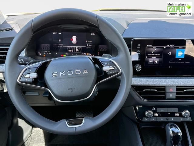 Skoda / Kamiq / Schwarz / / / SHZ+KAMERA+SMARTLINK+PDC+LED+16 ALU, Bei den verwendeten Bildern kann es sich um Beispielbilder handeln, ggf. teilweise mit Sonderausstattung.