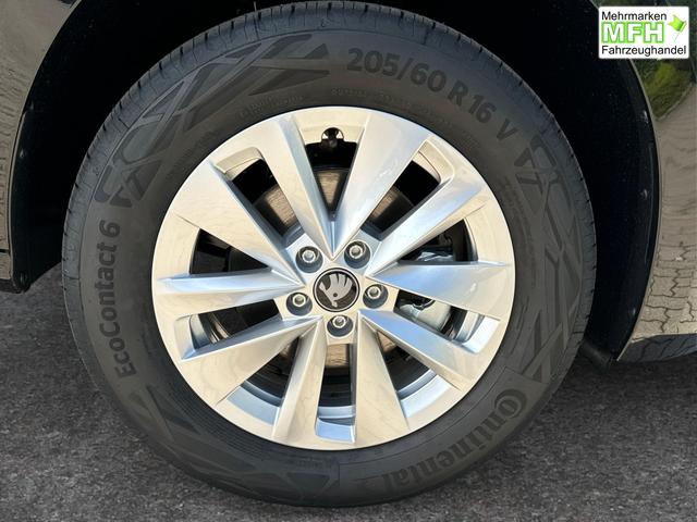 Skoda / Kamiq / Schwarz / / / SHZ+KAMERA+SMARTLINK+PDC+LED+16 ALU, Bei den verwendeten Bildern kann es sich um Beispielbilder handeln, ggf. teilweise mit Sonderausstattung.