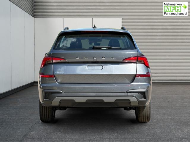 Skoda / Kamiq / Grau / / / SHZ+KAMERA+SMARTLINK+PDC+LED+16 ALU, Bei den verwendeten Bildern kann es sich um Beispielbilder handeln, ggf. teilweise mit Sonderausstattung.