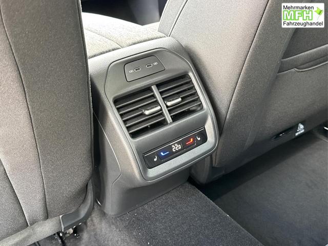 Skoda / Superb Combi / / / / DSG+NAVI+AHK+EL.HECKKL.+KESSY+SHZ