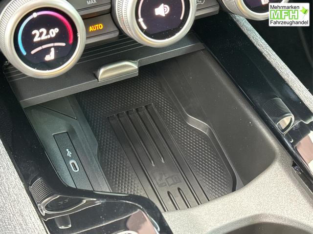 Skoda / Superb Combi / / / / DSG+NAVI+AHK+EL.HECKKL.+KESSY+SHZ