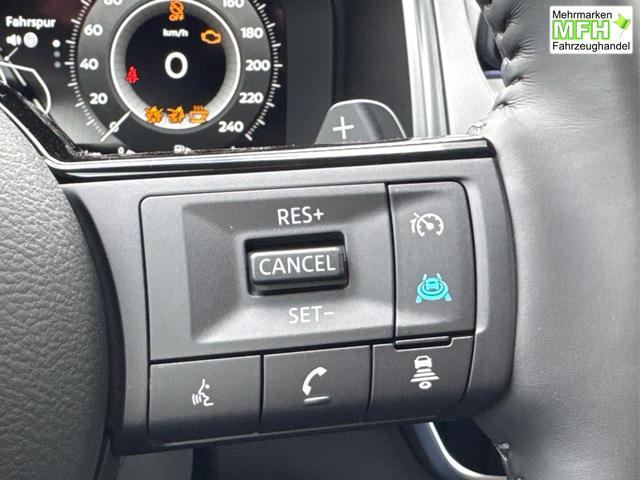 Nissan / Qashqai / Schwarz / / / EL.HECKKL+HEAD-UP+KAMERA+ACC+PDC+SHZ+LED 