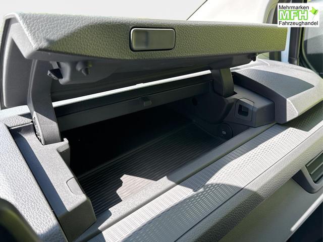 Volkswagen / T7 Caravelle / / / / LR 9-Sitzer+AHK+LED+KAM+PDC+SHZ+ALU+GJR, Bei den verwendeten Bildern kann es sich um Beispielbilder handeln, ggf. teilweise mit Sonderausstattung.