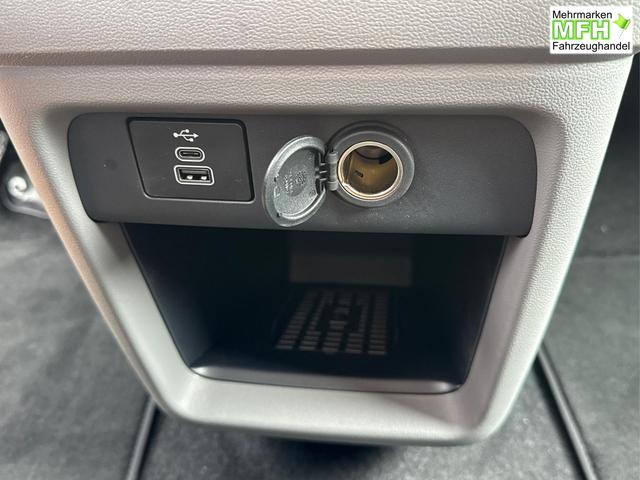 Volkswagen / T7 Caravelle / / / / KR 8-Sitzer+AHK+LED+KAM+PDC+SHZ+ALU+GJR