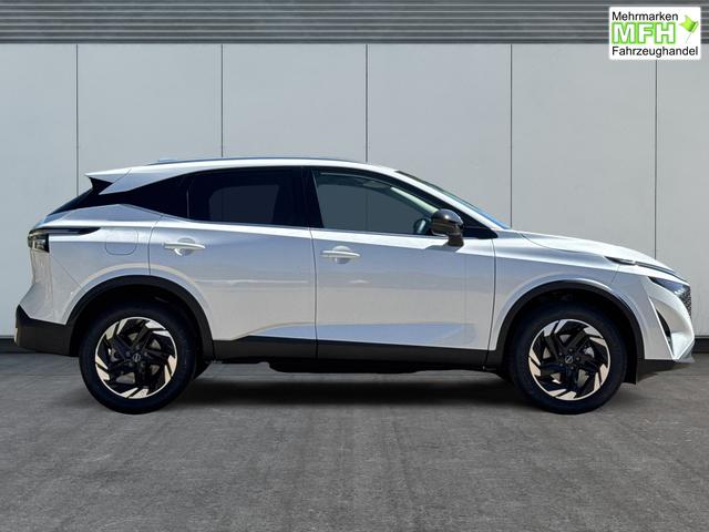 Nissan / Qashqai / Wei&szlig; / / / EL. HECKKL+HEAD-UP+KAMERA+ACC+PDC+SHZ+LED , Bei den verwendeten Bildern kann es sich um Beispielbilder handeln, ggf. teilweise mit Sonderausstattung.