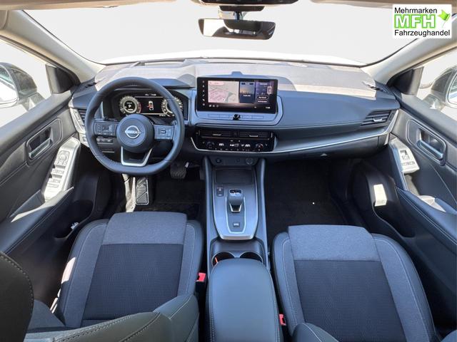 Nissan / Qashqai / Wei&szlig; / / / EL. HECKKL+HEAD-UP+KAMERA+ACC+PDC+SHZ+LED , Bei den verwendeten Bildern kann es sich um Beispielbilder handeln, ggf. teilweise mit Sonderausstattung.