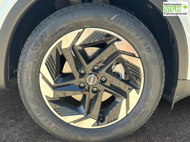 Nissan / Qashqai / Wei&szlig; / / / EL. HECKKL+HEAD-UP+KAMERA+ACC+PDC+SHZ+LED , Bei den verwendeten Bildern kann es sich um Beispielbilder handeln, ggf. teilweise mit Sonderausstattung.