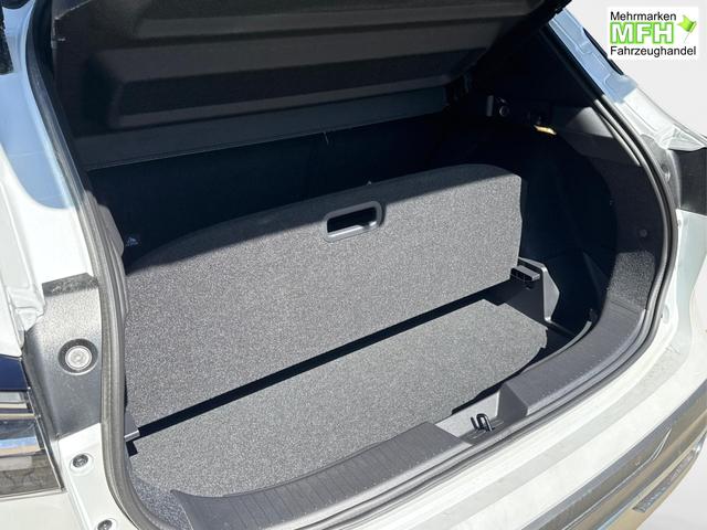 Nissan / Qashqai / Wei&szlig; / / / EL. HECKKL+HEAD-UP+KAMERA+ACC+PDC+SHZ+LED , Bei den verwendeten Bildern kann es sich um Beispielbilder handeln, ggf. teilweise mit Sonderausstattung.