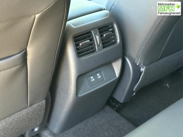 Nissan / Qashqai / Wei&szlig; / / / EL. HECKKL+HEAD-UP+KAMERA+ACC+PDC+SHZ+LED , Bei den verwendeten Bildern kann es sich um Beispielbilder handeln, ggf. teilweise mit Sonderausstattung.