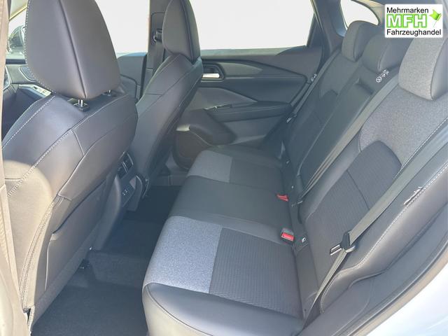 Nissan / Qashqai / Wei&szlig; / / / EL. HECKKL+HEAD-UP+KAMERA+ACC+PDC+SHZ+LED , Bei den verwendeten Bildern kann es sich um Beispielbilder handeln, ggf. teilweise mit Sonderausstattung.