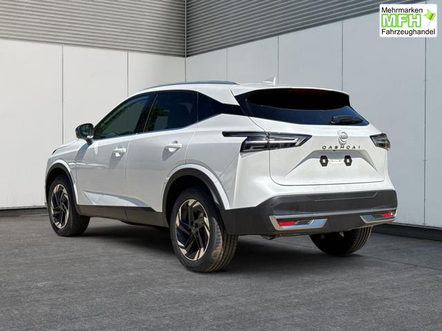 Nissan / Qashqai / Wei&szlig; / / / EL. HECKKL+HEAD-UP+KAMERA+ACC+PDC+SHZ+LED , Bei den verwendeten Bildern kann es sich um Beispielbilder handeln, ggf. teilweise mit Sonderausstattung.