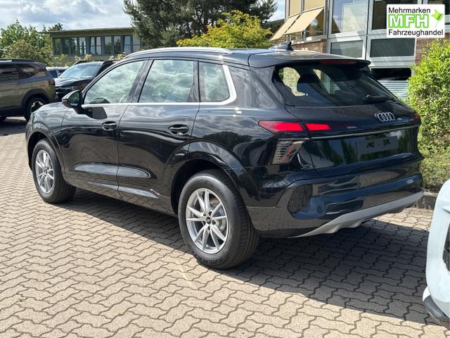 Audi / Q3 / Schwarz / / / KAMERA+NAVI+PDC+EL.HECKKL.+LED+17LM