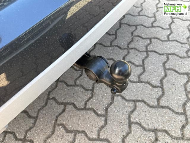 Audi / Q3 / Schwarz / / / KAMERA+NAVI+PDC+EL.HECKKL.+LED+17LM