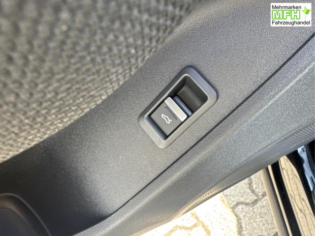 Audi / Q3 / Schwarz / / / KAMERA+NAVI+PDC+EL.HECKKL.+LED+17LM