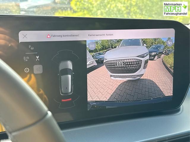Audi / Q3 / Schwarz / / / KAMERA+NAVI+PDC+EL.HECKKL.+LED+17LM