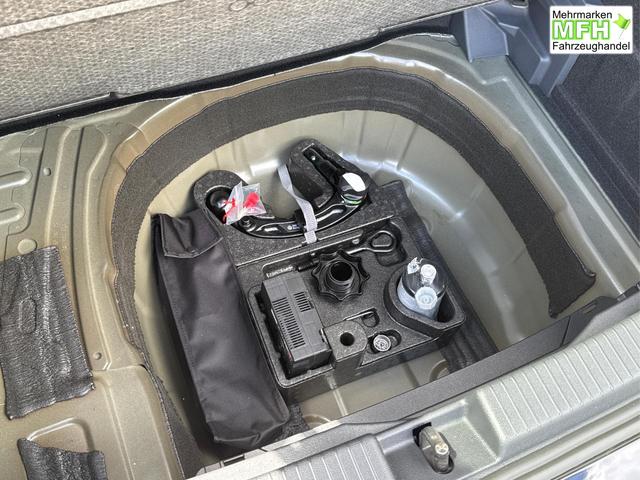 Volkswagen / T-Cross / / / / AHK+NAVI+MATRIX+SHZ+ACC+KAMERA+18'' ALU, Bei den verwendeten Bildern kann es sich um Beispielbilder handeln, ggf. teilweise mit Sonderausstattung.