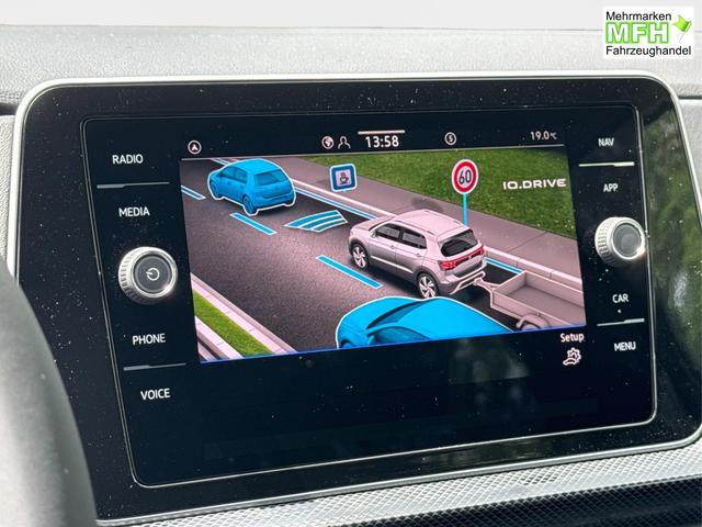Volkswagen / T-Cross / / / / AHK+NAVI+MATRIX+SHZ+ACC+KAMERA+18'' ALU, Bei den verwendeten Bildern kann es sich um Beispielbilder handeln, ggf. teilweise mit Sonderausstattung.