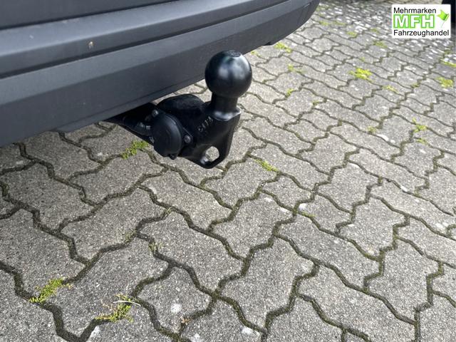 Skoda / Karoq / Schwarz / / / AHK+el.HECKKLAPPE+KAMERA+PDC+ACC, Bei den verwendeten Bildern kann es sich um Beispielbilder handeln, ggf. teilweise mit Sonderausstattung.