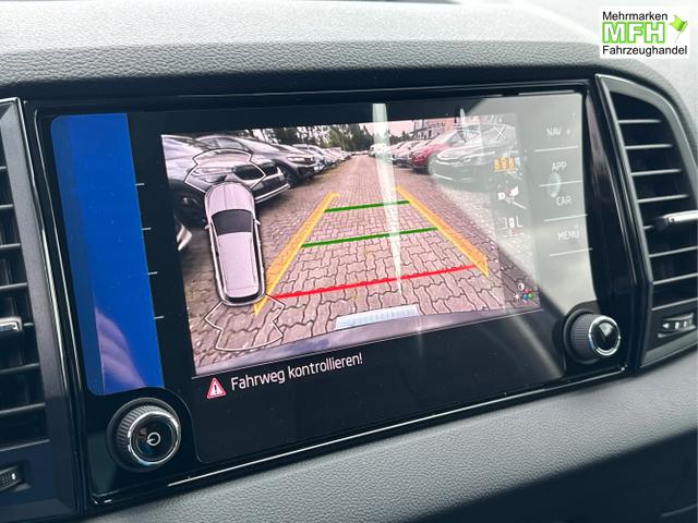 Skoda / Karoq / Schwarz / / / AHK+el.HECKKLAPPE+KAMERA+PDC+ACC, Bei den verwendeten Bildern kann es sich um Beispielbilder handeln, ggf. teilweise mit Sonderausstattung.