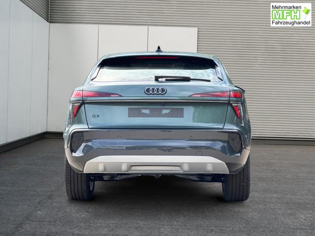 Audi / Q3 Sportback / / / / MJ 2026 PANO+AHK+NAVI+KAMERA+EL. HECKKL.+LED+18 LM, Bei den verwendeten Bildern kann es sich um Beispielbilder handeln, ggf. teilweise mit Sonderausstattung.