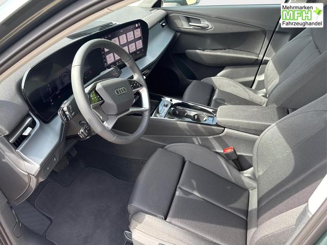 Audi / Q3 Sportback / / / / MJ 2026 PANO+AHK+NAVI+KAMERA+EL. HECKKL.+LED+18 LM, Bei den verwendeten Bildern kann es sich um Beispielbilder handeln, ggf. teilweise mit Sonderausstattung.