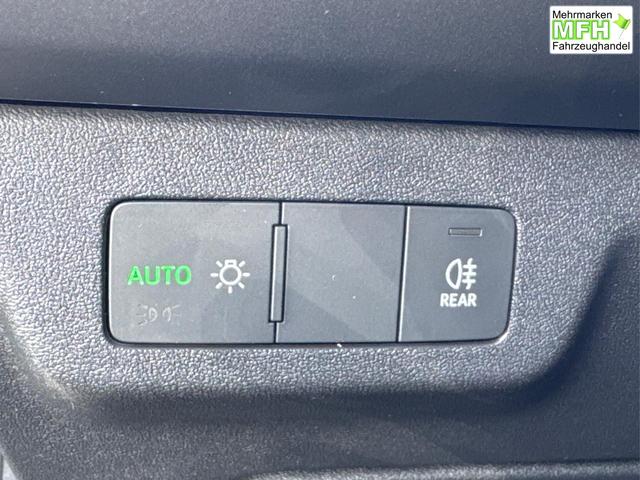 Audi / Q3 Sportback / / / / MJ 2026 PANO+AHK+NAVI+KAMERA+EL. HECKKL.+LED+18 LM, Bei den verwendeten Bildern kann es sich um Beispielbilder handeln, ggf. teilweise mit Sonderausstattung.