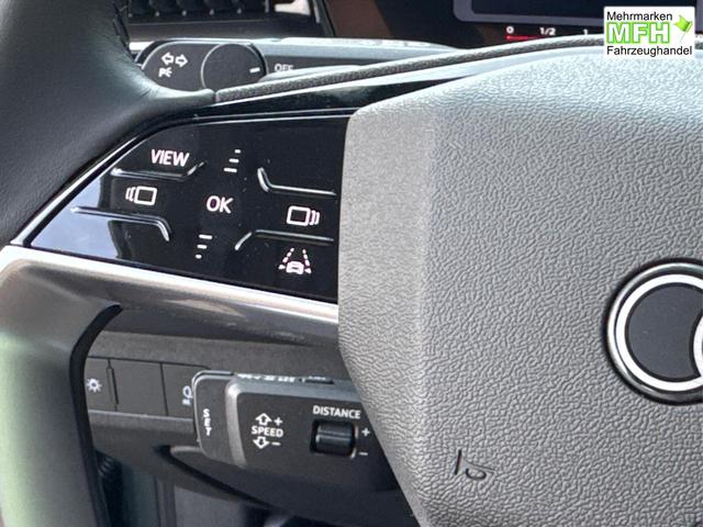 Audi / Q3 Sportback / / / / MJ 2026 PANO+AHK+NAVI+KAMERA+EL. HECKKL.+LED+18 LM, Bei den verwendeten Bildern kann es sich um Beispielbilder handeln, ggf. teilweise mit Sonderausstattung.