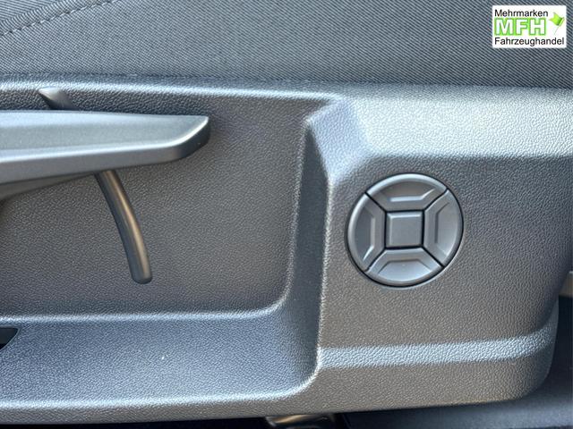 Audi / Q3 Sportback / / / / MJ 2026 PANO+AHK+NAVI+KAMERA+EL. HECKKL.+LED+18 LM, Bei den verwendeten Bildern kann es sich um Beispielbilder handeln, ggf. teilweise mit Sonderausstattung.