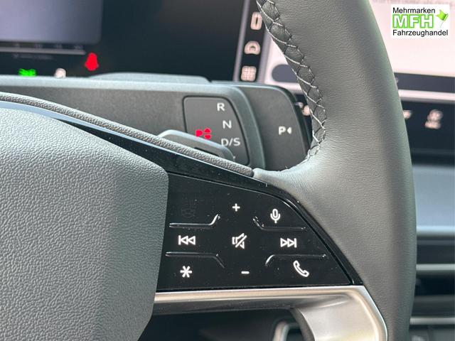 Audi / Q3 Sportback / / / / MJ 2026 PANO+AHK+NAVI+KAMERA+EL. HECKKL.+LED+18 LM, Bei den verwendeten Bildern kann es sich um Beispielbilder handeln, ggf. teilweise mit Sonderausstattung.