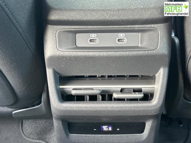 Audi / Q3 Sportback / / / / MJ 2026 PANO+AHK+NAVI+KAMERA+EL. HECKKL.+LED+18 LM, Bei den verwendeten Bildern kann es sich um Beispielbilder handeln, ggf. teilweise mit Sonderausstattung.