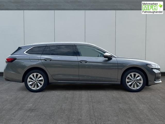 Skoda / Superb Combi / / / / DSG+ NAVI+AHK+EL. HECKKL.+KESSY+SHZ V+H, Bei den verwendeten Bildern kann es sich um Beispielbilder handeln, ggf. teilweise mit Sonderausstattung.
