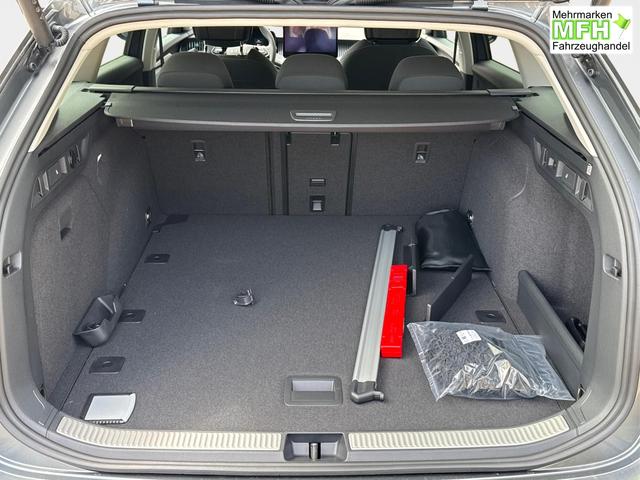 Skoda / Superb Combi / / / / DSG+ NAVI+AHK+EL. HECKKL.+KESSY+SHZ V+H, Bei den verwendeten Bildern kann es sich um Beispielbilder handeln, ggf. teilweise mit Sonderausstattung.