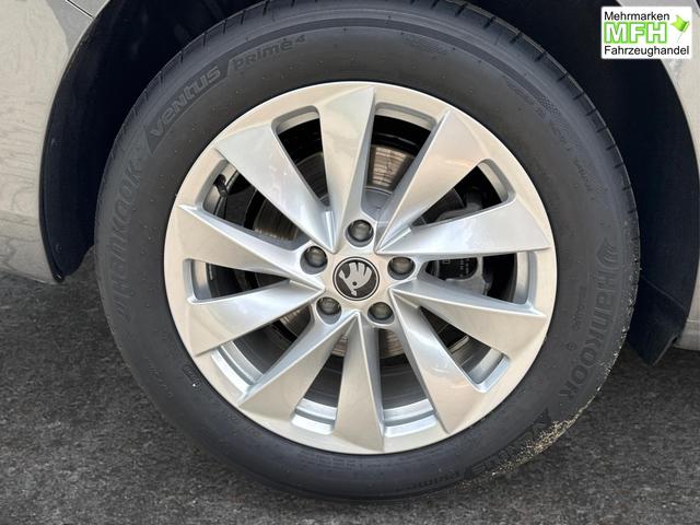 Skoda / Superb Combi / / / / DSG+ NAVI+AHK+EL. HECKKL.+KESSY+SHZ V+H, Bei den verwendeten Bildern kann es sich um Beispielbilder handeln, ggf. teilweise mit Sonderausstattung.
