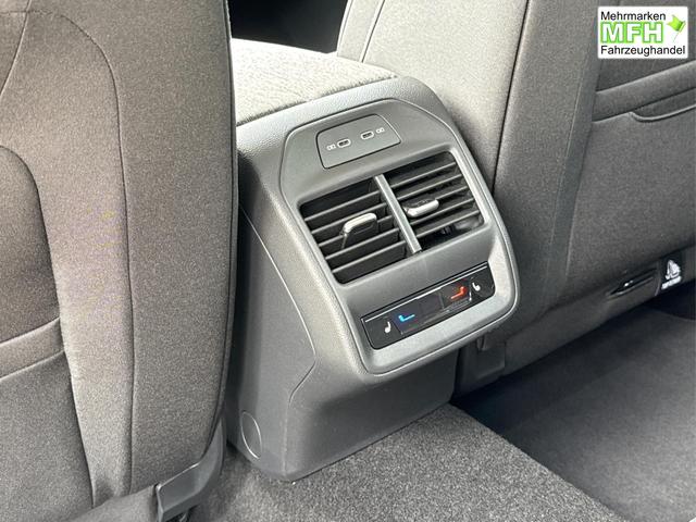 Skoda / Superb Combi / / / / DSG+ NAVI+AHK+EL. HECKKL.+KESSY+SHZ V+H, Bei den verwendeten Bildern kann es sich um Beispielbilder handeln, ggf. teilweise mit Sonderausstattung.
