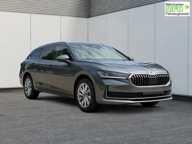 Skoda / Superb Combi / / / / DSG+ NAVI+AHK+EL. HECKKL.+KESSY+SHZ V+H, Bei den verwendeten Bildern kann es sich um Beispielbilder handeln, ggf. teilweise mit Sonderausstattung.