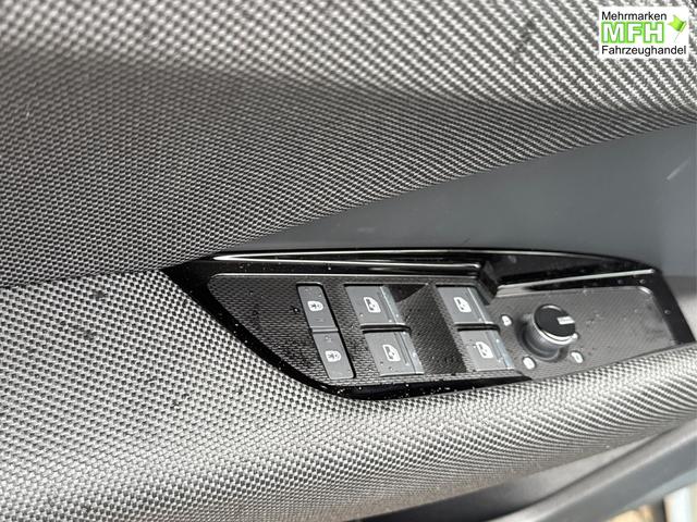 Audi / Q3 Sportback / / / / MJ 2026+NAVI+KAMERA+PANO+AHK+PDC+EL. HECKKL.+LED+18 LM