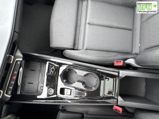 Audi / Q3 Sportback / / / / MJ 2026+NAVI+KAMERA+PANO+AHK+PDC+EL. HECKKL.+LED+18 LM