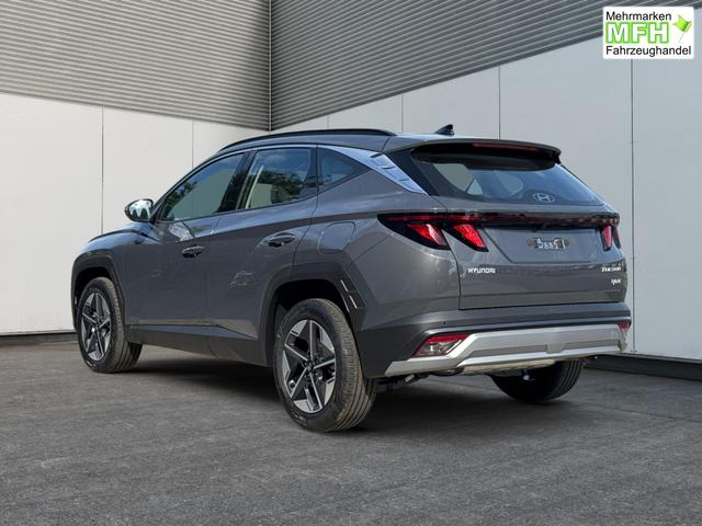 Hyundai / TUCSON / Grau / / / Hybrid NAVI+KAMERA+SHZ+LED+TEMPOMAT+17 ALU+PDC, Bei den verwendeten Bildern kann es sich um Beispielbilder handeln, ggf. teilweise mit Sonderausstattung.