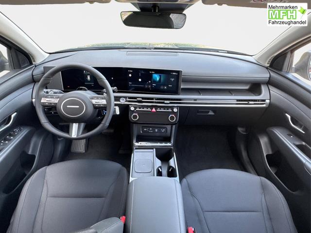 Hyundai / TUCSON / Grau / / / Hybrid NAVI+KAMERA+SHZ+LED+TEMPOMAT+17 ALU+PDC, Bei den verwendeten Bildern kann es sich um Beispielbilder handeln, ggf. teilweise mit Sonderausstattung.