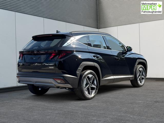 Hyundai / TUCSON / Schwarz / / / Hybrid NAVI+KAMERA+SHZ+LED+TEMPOMAT+17 ALU+PDC, Bei den verwendeten Bildern kann es sich um Beispielbilder handeln, ggf. teilweise mit Sonderausstattung.