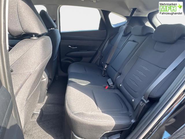 Hyundai / TUCSON / Schwarz / / / Hybrid NAVI+KAMERA+SHZ+LED+TEMPOMAT+17 ALU+PDC, Bei den verwendeten Bildern kann es sich um Beispielbilder handeln, ggf. teilweise mit Sonderausstattung.
