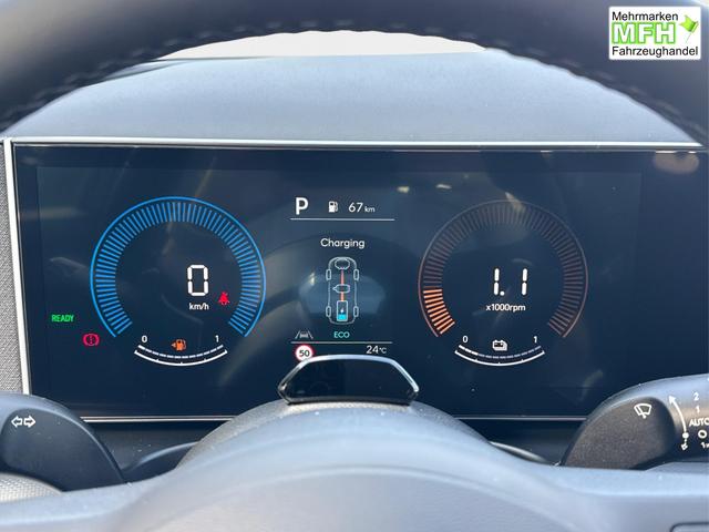 Hyundai / TUCSON / Schwarz / / / Hybrid NAVI+KAMERA+SHZ+LED+TEMPOMAT+17 ALU+PDC, Bei den verwendeten Bildern kann es sich um Beispielbilder handeln, ggf. teilweise mit Sonderausstattung.
