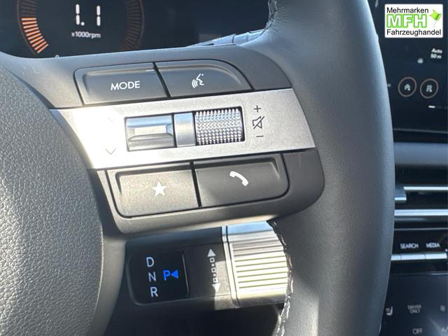 Hyundai / TUCSON / Schwarz / / / Hybrid NAVI+KAMERA+SHZ+LED+TEMPOMAT+17 ALU+PDC, Bei den verwendeten Bildern kann es sich um Beispielbilder handeln, ggf. teilweise mit Sonderausstattung.