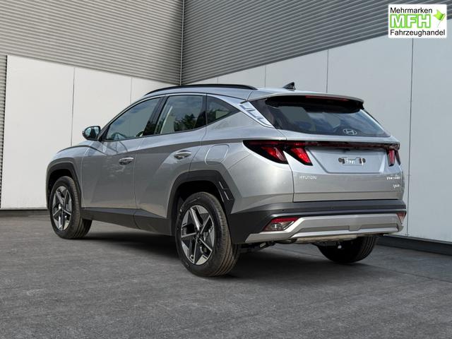 Hyundai / TUCSON / Silber / / / Hybrid NAVI+KAMERA+SHZ+LED+TEMPOMAT+17 ALU+PDC, Bei den verwendeten Bildern kann es sich um Beispielbilder handeln, ggf. teilweise mit Sonderausstattung.
