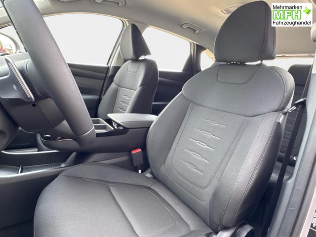 Hyundai / TUCSON / Silber / / / Hybrid NAVI+KAMERA+SHZ+LED+TEMPOMAT+17 ALU+PDC, Bei den verwendeten Bildern kann es sich um Beispielbilder handeln, ggf. teilweise mit Sonderausstattung.