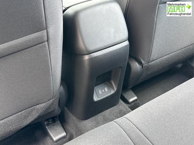 Hyundai / TUCSON / Silber / / / Hybrid NAVI+KAMERA+SHZ+LED+TEMPOMAT+17 ALU+PDC, Bei den verwendeten Bildern kann es sich um Beispielbilder handeln, ggf. teilweise mit Sonderausstattung.