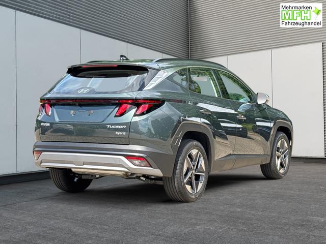 Hyundai / TUCSON / Gr&uuml;n / / / Hybrid NAVI+KAMERA+SHZ+LED+TEMPOMAT+17 ALU+PDC, Bei den verwendeten Bildern kann es sich um Beispielbilder handeln, ggf. teilweise mit Sonderausstattung.