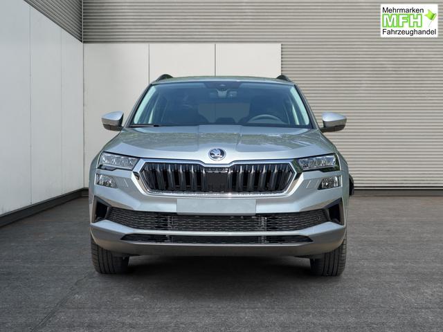 Skoda / Karoq / Silber / / / AHK+el.HECKKLAPPE+KAMERA+PDC+ACC, Bei den verwendeten Bildern kann es sich um Beispielbilder handeln, ggf. teilweise mit Sonderausstattung.