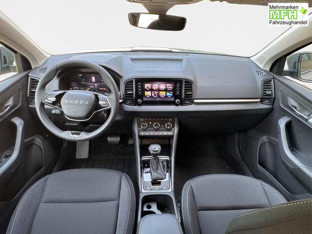 Skoda / Karoq / Silber / / / AHK+el.HECKKLAPPE+KAMERA+PDC+ACC, Bei den verwendeten Bildern kann es sich um Beispielbilder handeln, ggf. teilweise mit Sonderausstattung.