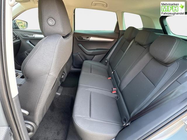 Skoda / Karoq / Silber / / / AHK+el.HECKKLAPPE+KAMERA+PDC+ACC, Bei den verwendeten Bildern kann es sich um Beispielbilder handeln, ggf. teilweise mit Sonderausstattung.